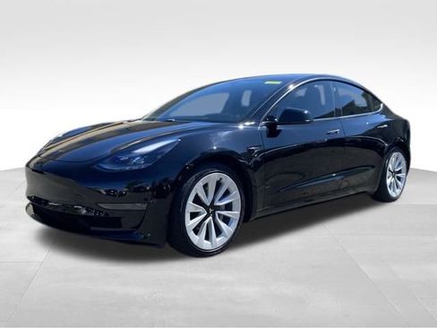 Used 2021 Tesla Model 3 Standard Range Plus image 3