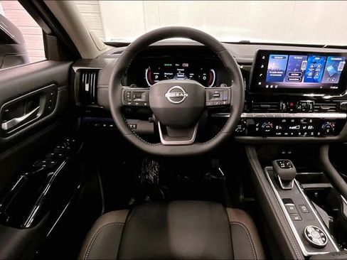 New 2026 Nissan Pathfinder Platinum w/ Lighting Package AWD/4WD image 23