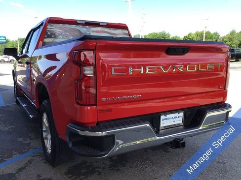 Used 2024 Chevrolet Silverado 1500 LT AWD/4WD image 9