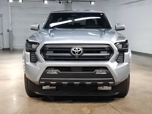 Certified 2025 Toyota Tacoma SR5 AWD/4WD image 2