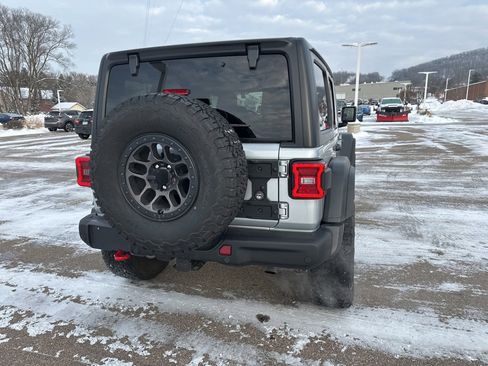 Used 2022 Jeep Wrangler Unlimited Rubicon w/ Xtreme Recon 35" Tire Package image 10