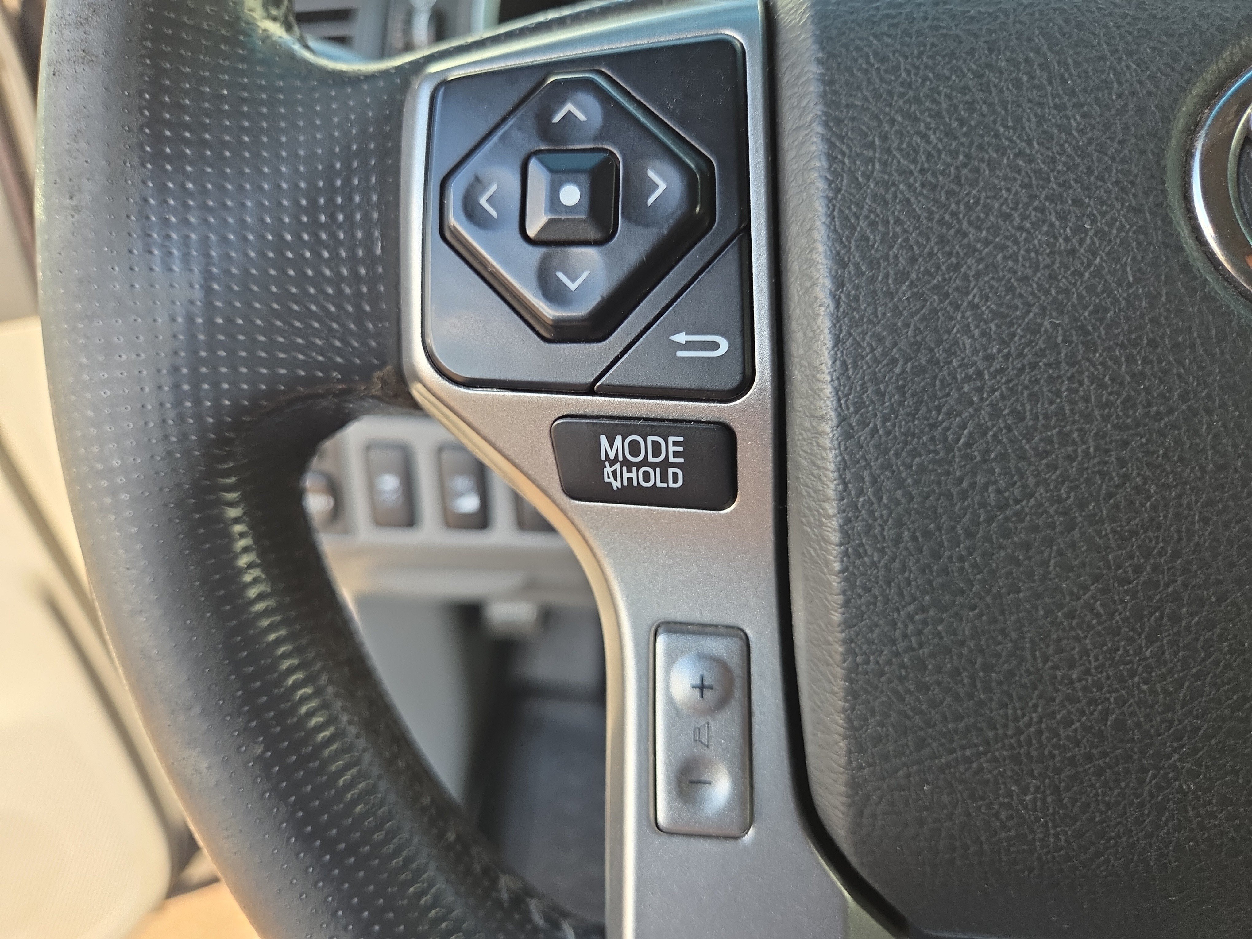 Used 2014 Toyota Tacoma 4x4 Double Cab w/ TRD Off-Road Package image 27