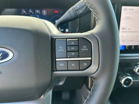 New 2026 Ford F250 Lariat w/ Black Appearance Package AWD/4WD image 10