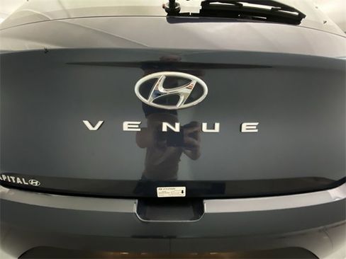 Used 2024 Hyundai Venue Limited image 26