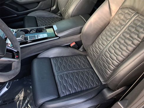 Used 2022 Audi RS 6 w/ Carbon Optic Package image 17