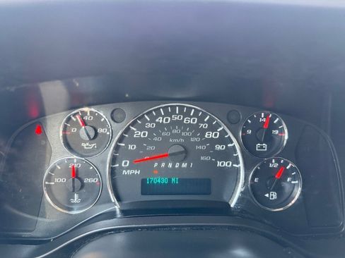 Used 2018 Chevrolet Express 3500 w/ Power Convenience Package RWD image 16