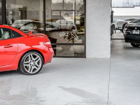 Used 2015 Mercedes-Benz SLK 250 image 54