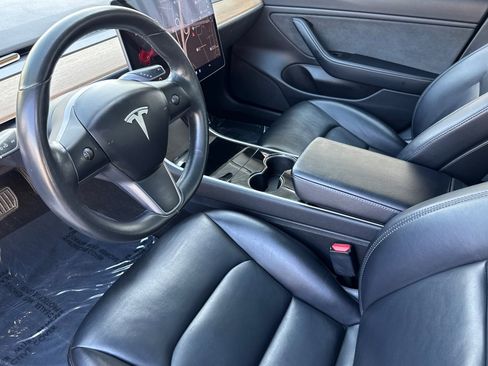Used 2018 Tesla Model 3 Mid Range image 4