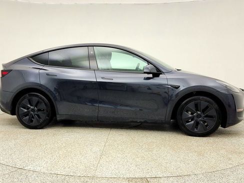 Used 2025 Tesla Model Y Long Range image 4