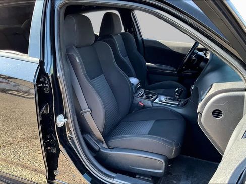 Used 2020 Dodge Charger R/T w/ Blacktop Package RWD image 9
