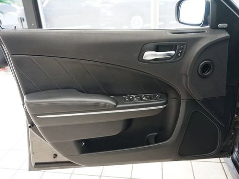 Used 2017 Dodge Charger R/T Scat Pack RWD image 25