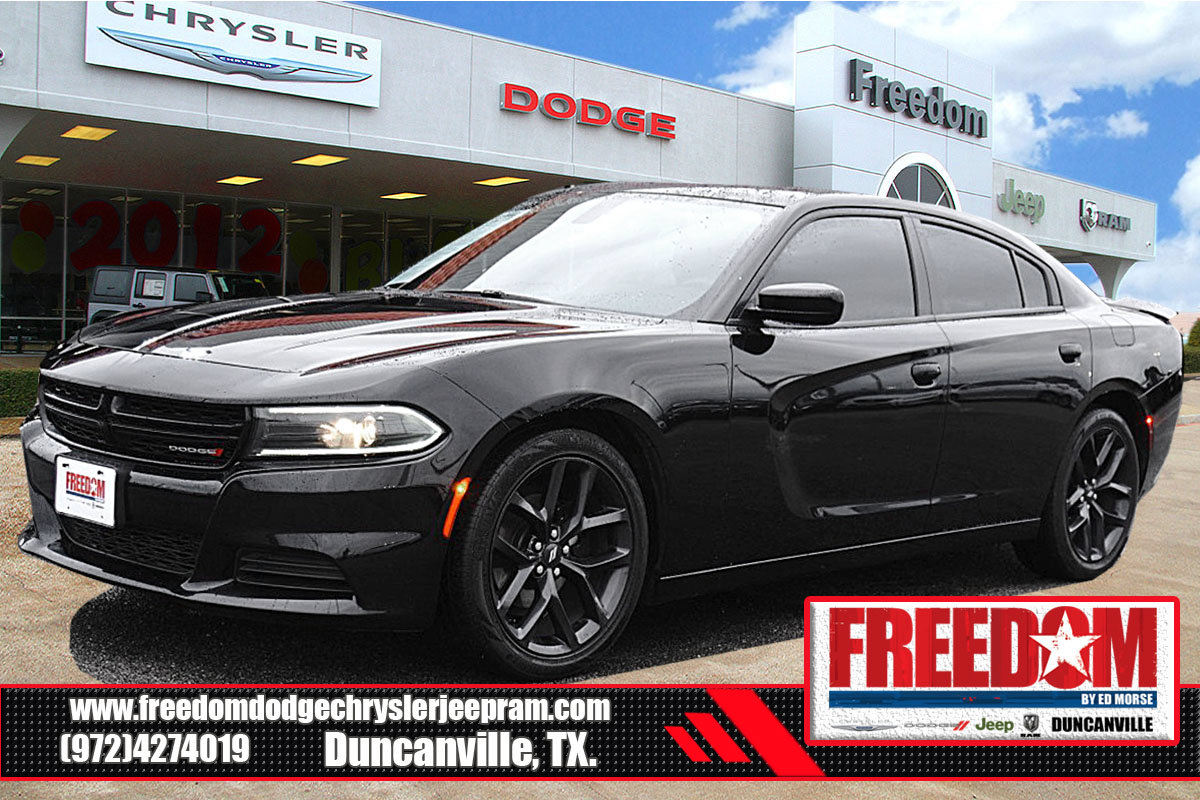 Used 2023 Dodge Charger SXT w/ Blacktop Package RWD image 1