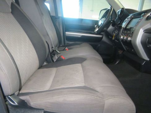 Used 2017 Toyota Tundra SR5 w/ TRD Off Road Package image 38