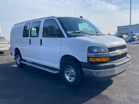 Used 2024 Chevrolet Express 2500 image 9