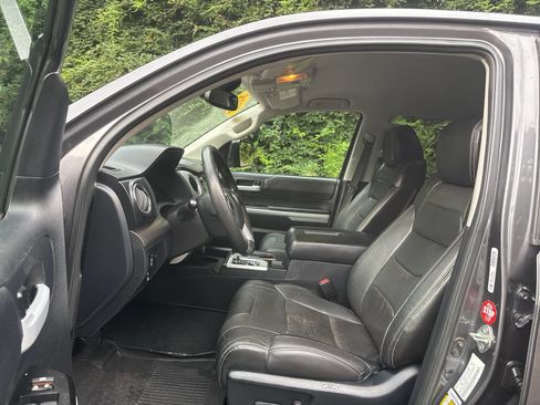 Used 2018 Toyota Tundra SR5 w/ SR5 Upgrade Package AWD/4WD image 14