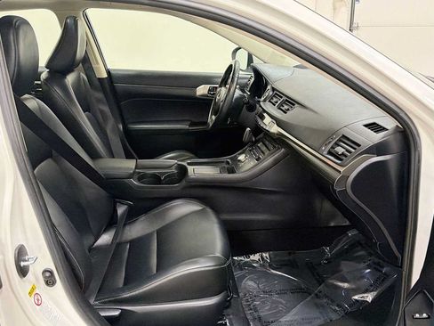 Used 2015 Lexus CT 200h FWD image 28