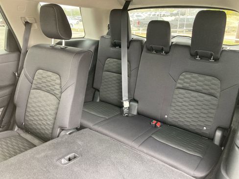 Used 2024 Nissan Pathfinder SV image 27