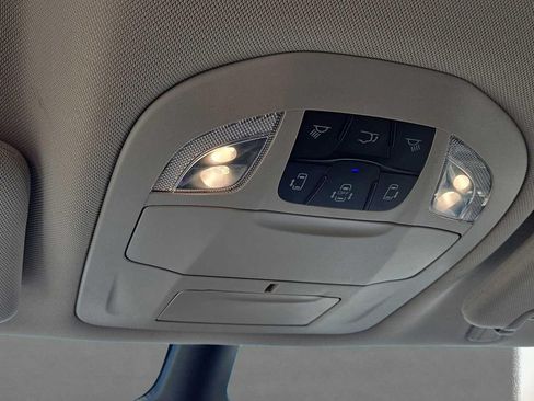 Used 2023 Chrysler Voyager LX FWD image 33