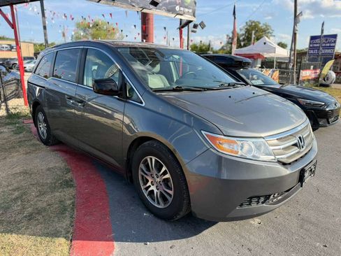 Used 2013 Honda Odyssey EX image 1