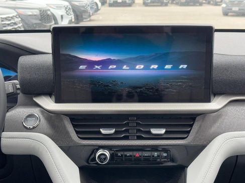 New 2026 Ford Explorer Platinum w/ LUX Leather Package image 9