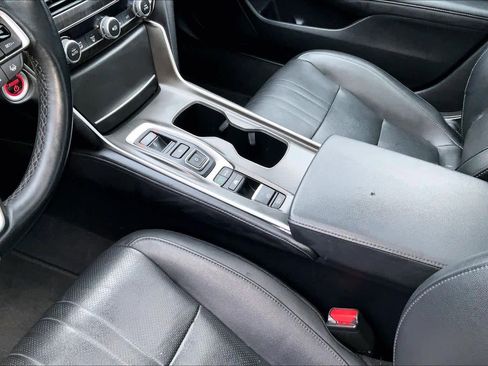 Used 2022 Honda Accord Touring image 15