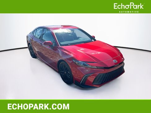 Used 2026 Toyota Camry SE FWD image 1