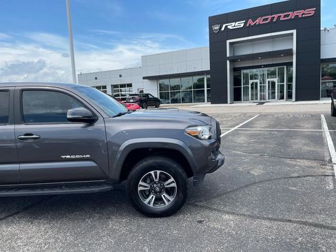 Used 2017 Toyota Tacoma TRD Sport w/ Tow Package (A/T) AWD/4WD image 11