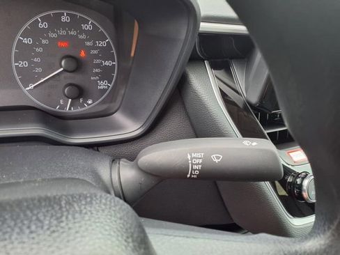 Used 2025 Toyota Corolla LE image 18