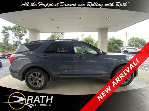 Used 2021 Ford Explorer XLT w/ Equipment Group 202A RWD image 6