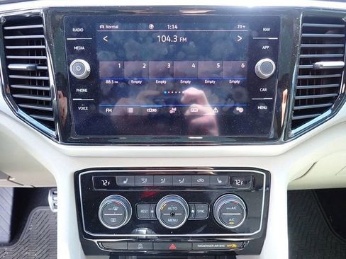 Used 2021 Volkswagen Atlas SEL R-Line AWD/4WD image 14