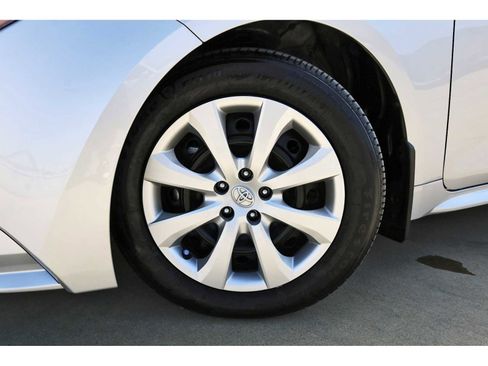 Used 2026 Toyota Corolla LE image 28