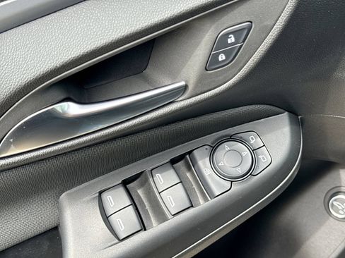 Used 2024 Buick Envista Preferred w/ Convenience I Package FWD image 21