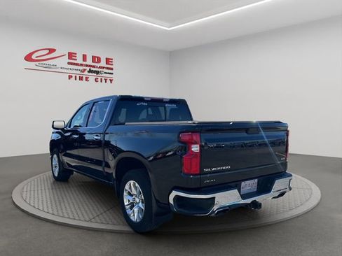 Used 2022 Chevrolet Silverado 1500 LTZ w/ LTZ Convenience Package II AWD/4WD image 4