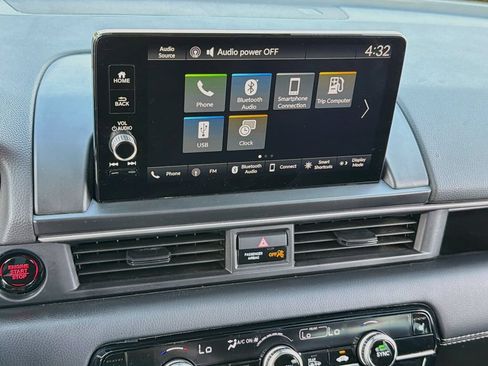 Used 2025 Honda Pilot EX-L image 11