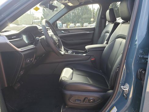New 2026 Jeep Grand Cherokee Limited AWD/4WD image 9