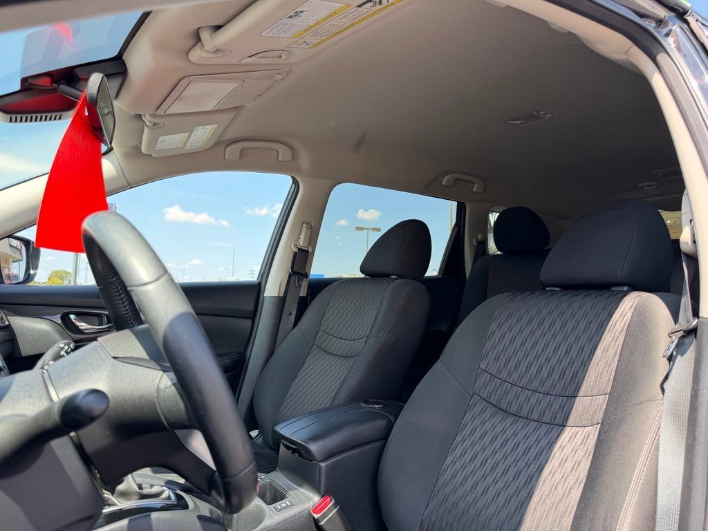 Used 2019 Nissan Rogue S w/ Special Edition Package FWD image 16