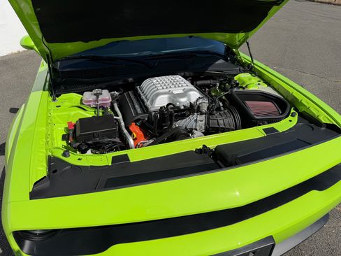 Used 2019 Dodge Challenger SRT Hellcat RWD image 32