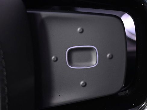 Used 2024 Lincoln Nautilus Reserve w/ Equipment Group 202A AWD/4WD image 32