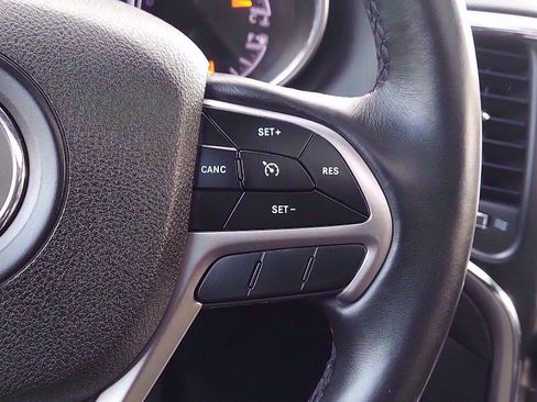 Used 2018 Jeep Grand Cherokee Altitude image 22