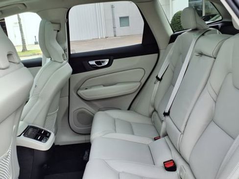 New 2026 Volvo XC60 B5 Ultra w/ Climate Package image 16