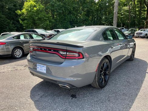 Used 2018 Dodge Charger SXT w/ Blacktop Package RWD image 11