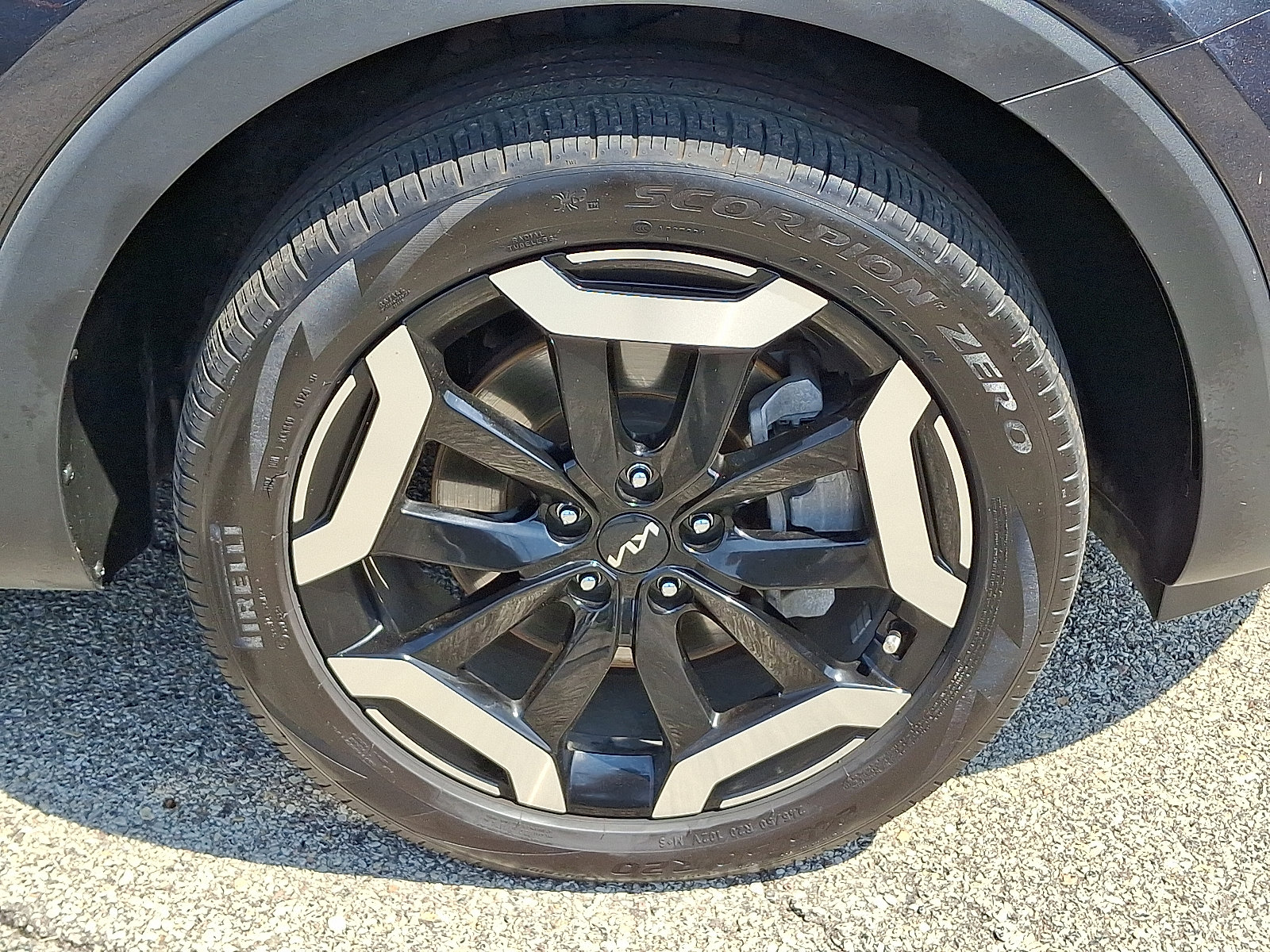 Used 2025 Kia Telluride EX w/ EX Captain's Chair Package AWD/4WD image 8