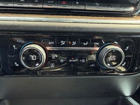 Used 2024 Chevrolet Silverado 1500 LT image 17