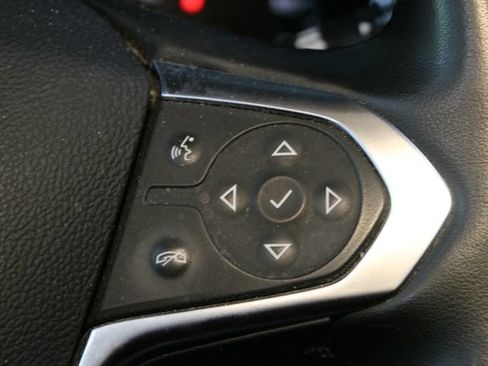 Used 2023 Chevrolet Traverse RS AWD/4WD image 23