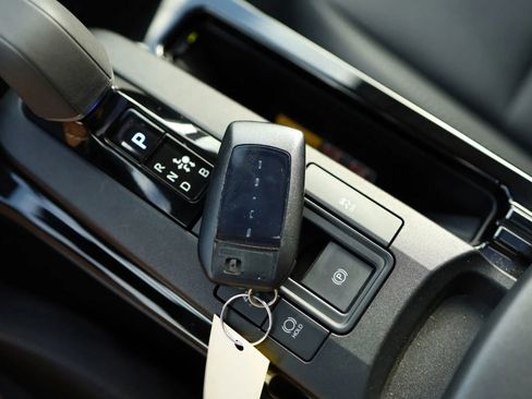 Used 2024 Toyota Prius Limited image 32