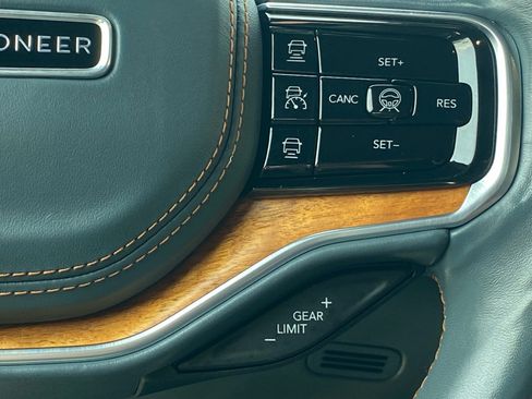 Used 2022 Jeep Grand Wagoneer Series II w/ Convenience Group III AWD/4WD image 7