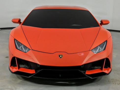 Used 2021 Lamborghini Huracan EVO image 5
