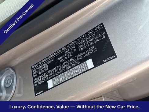 Certified 2025 Volvo XC90 B5 Core w/ Climate Package AWD/4WD image 28