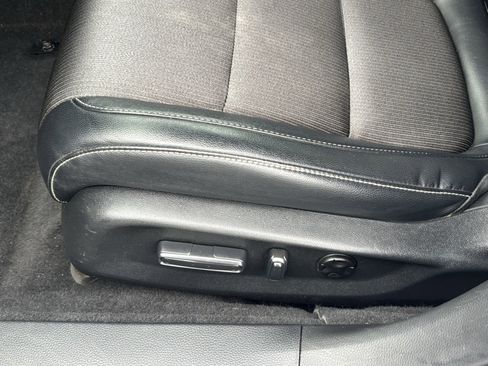 Used 2018 Honda Accord Sport image 19