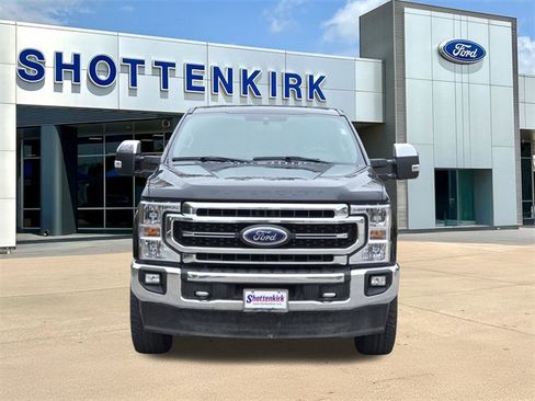 Used 2020 Ford F250 Lariat w/ Chrome Package image 2